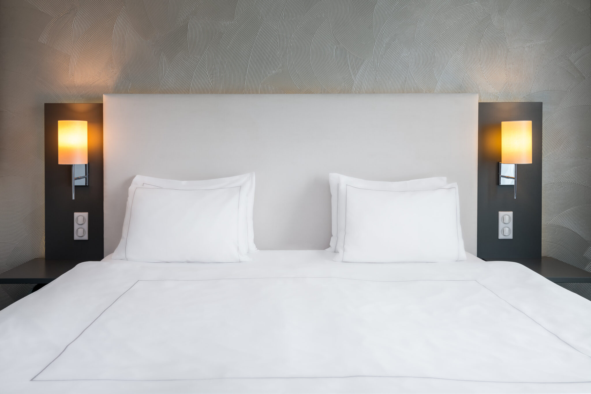 One Bedroom Suite – Courtyard View